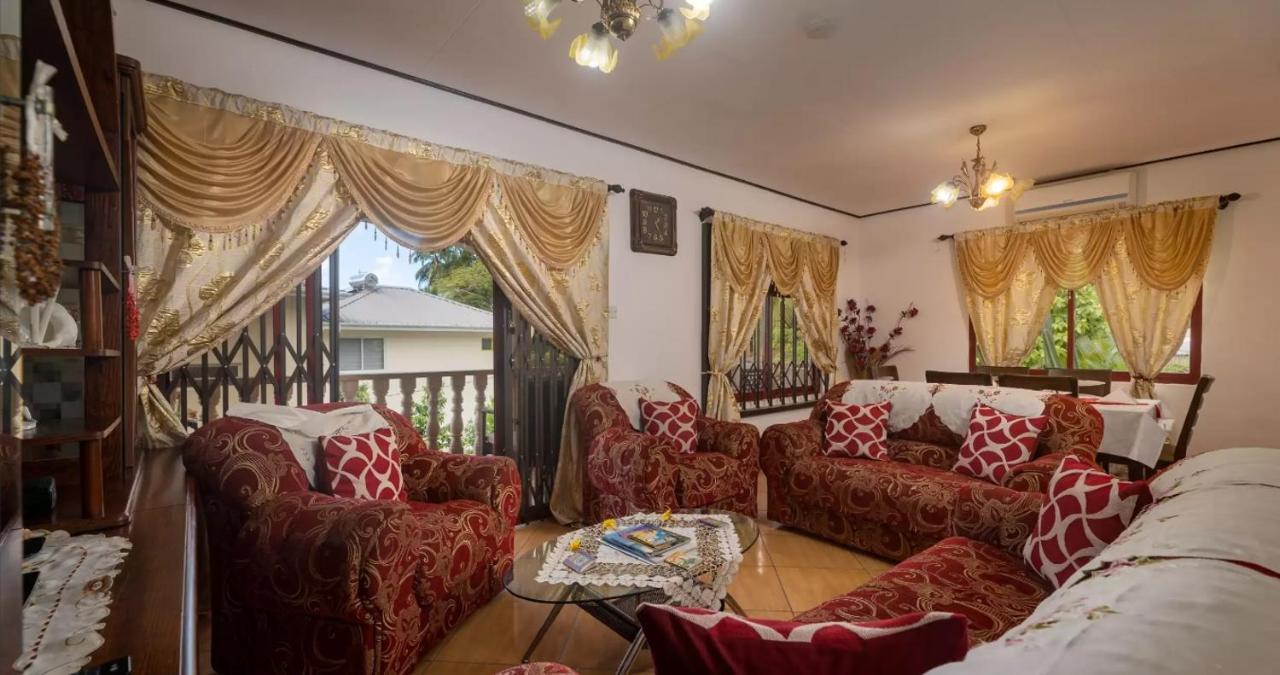 Апартаменти Chez Benoit Self Catering Вікторія Екстер'єр фото