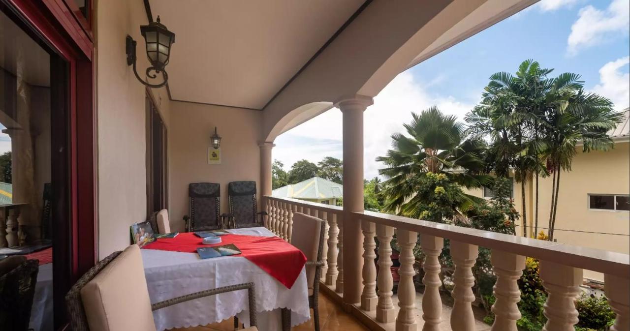 Апартаменти Chez Benoit Self Catering Вікторія Екстер'єр фото