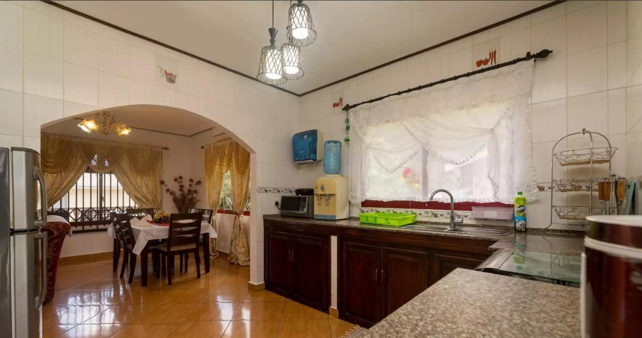 Апартаменти Chez Benoit Self Catering Вікторія Екстер'єр фото